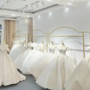 Vestuvių drabužių džiovykla Grindų montuojamas ekranas stovo Pusėje kabinti drabužius rack High grade studija Qipao suknelė stovo